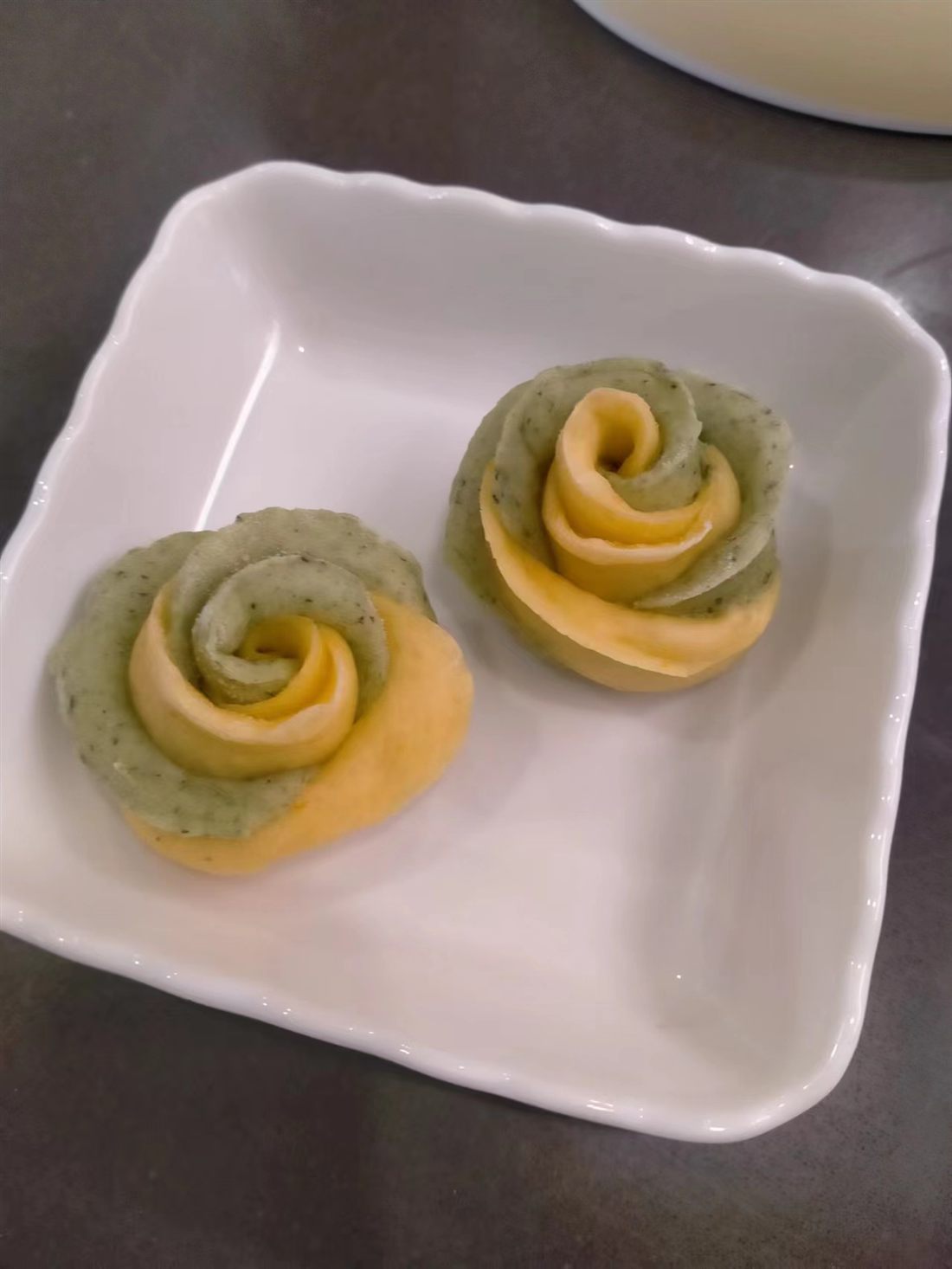 双色花卷